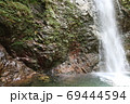 東京　檜原村　払沢の滝 69444594