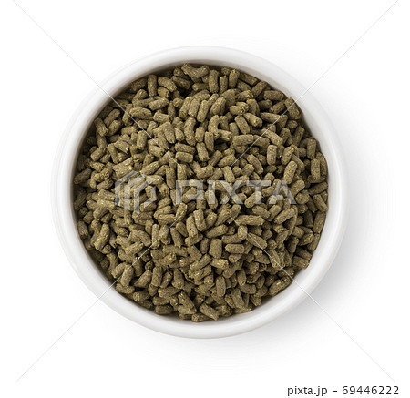 ウサギのペットフード 69446222