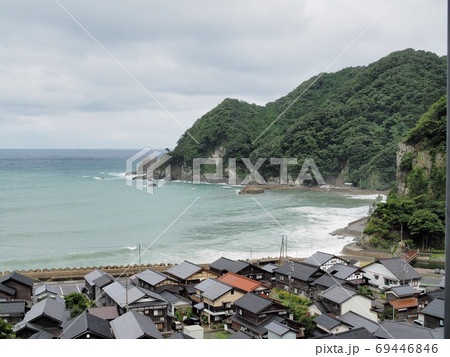 余部鉄橋空の駅から見る曇天の余部湾の風景 余部鉄橋空の駅から見る曇天の余部湾の風景 69446846