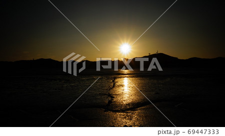 夕日 海岸 景色 69447333