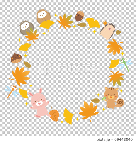 森の動物たちと紅葉の秋フレーム　イラスト 69448040