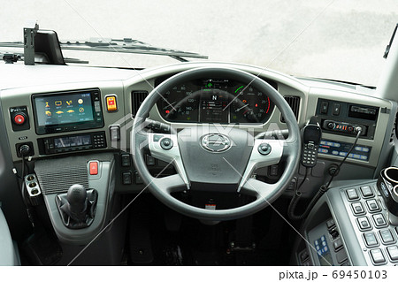 観光バス運転席 69450103
