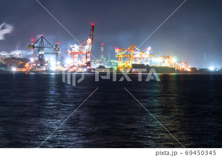《愛知県》名港の工場夜景・金城ふ頭のながめ 《愛知県》名港の工場夜景・金城ふ頭のながめ 69450345