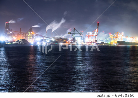 《愛知県》名港の工場夜景・金城ふ頭のながめ 69450360