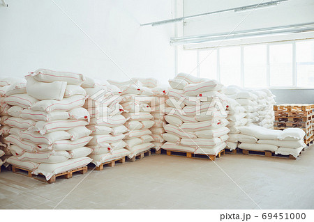 Storage with bags of flour. 69451000