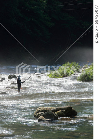 釣り人 69456077