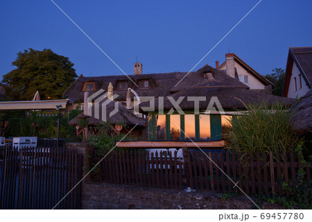 建築 構築 中庭 69457780