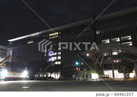 早朝のJR博多駅（博多口） 69461357