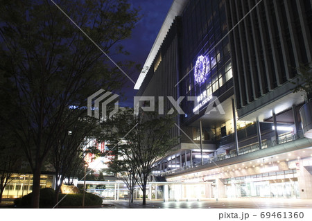 早朝のJR博多駅（博多口） 69461360