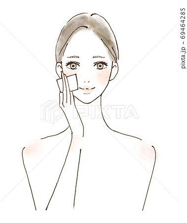コットンでスキンケアをする笑顔の女性 手描きの人物イラストのイラスト素材