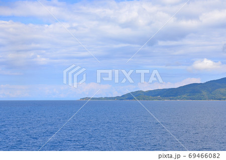 フェリーから見た佐渡ヶ島、姫崎付近 フェリーから見た佐渡ヶ島、姫崎付近 69466082