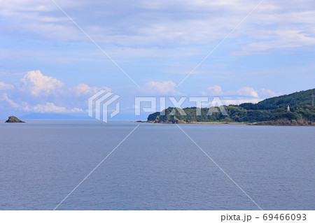 フェリーから見た佐渡ヶ島、姫崎付近 69466093