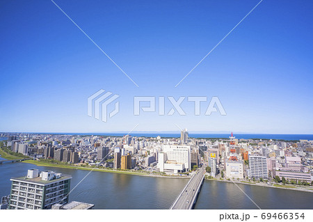 新潟市 萬代橋と新潟島(古町地区)の街並み(俯瞰) 69466354
