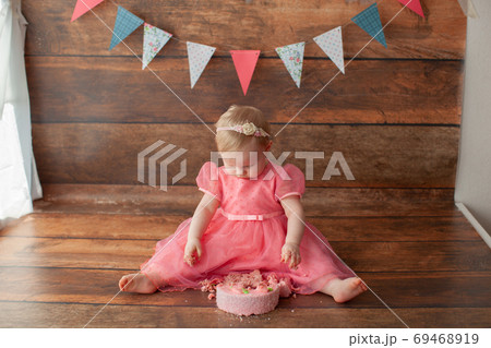 First baby birthday. Smash cake.  69468919