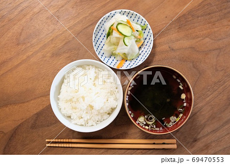 質素な朝ごはんの写真素材