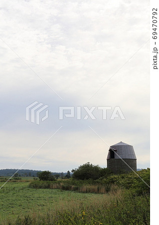北海道 宗谷地方 古いサイロのある風景 北海道 宗谷地方 古いサイロのある風景 69470792