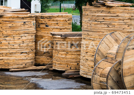 Wheel of wooden electric wire Wheel of wooden electric wire 69473451