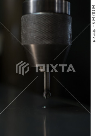 ボール盤で面取り加工 69478194