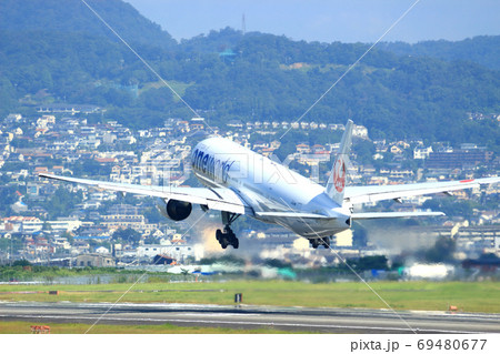 大阪国際空港 飛行機 離陸 大阪国際空港 飛行機 離陸 69480677