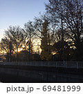 とある公園の朝焼けの風景 69481999