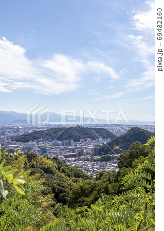 道後平から望む道後平野、松山城 69482160