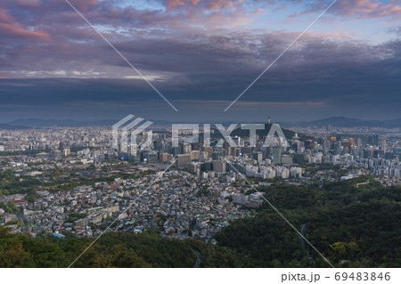 View of Seoul at sunset from Inwangsan 69483846