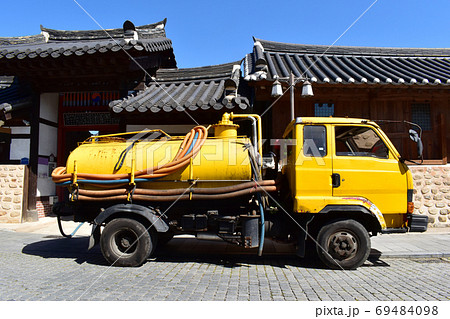 トラック 建物 次 69484098