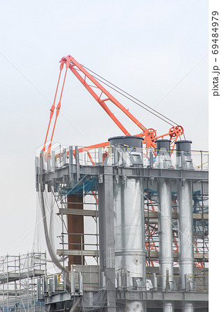 クレーンのある工事現場 クレーンのある工事現場 69484979