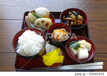 御霊供膳　お供え　お供え膳 69485045