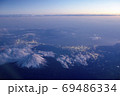空撮　夕暮れの富士 69486334