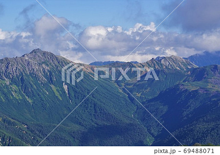 薬師岳からの水晶岳と鷲羽岳 薬師岳からの水晶岳と鷲羽岳 69488071