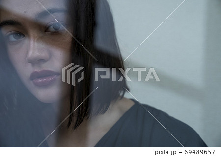 女性のポートレート 女性のポートレート 69489657