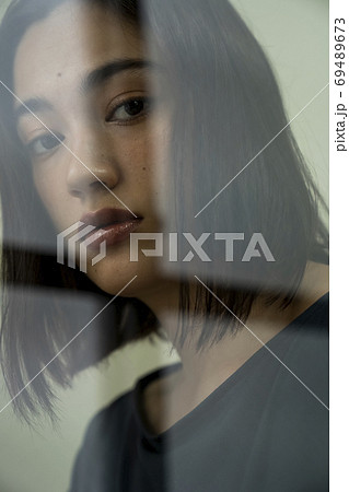 女性のポートレート 女性のポートレート 69489673