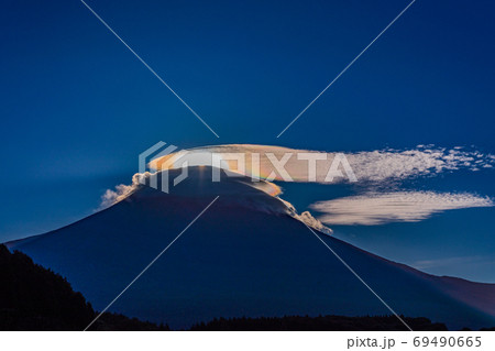 (静岡県)富士山 彩雲 (静岡県)富士山 彩雲 69490665