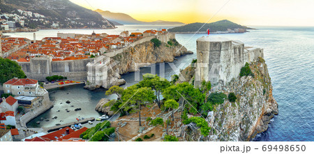 Aerial shoot of Dubrovnik old town 69498650