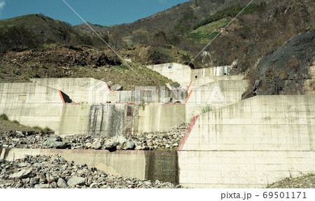 栃木県日光市足尾町　渡良瀬川源流の松木沢　1998年（平成10年）の写真 69501171