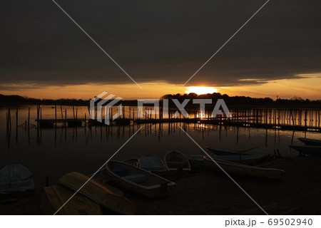 多々良沼 ボートと夕焼け 【群馬県】 多々良沼 ボートと夕焼け 【群馬県】 69502940