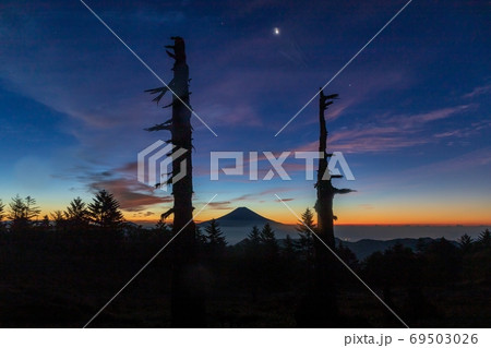 山伏岳から夜明けの富士山 山伏岳から夜明けの富士山 69503026