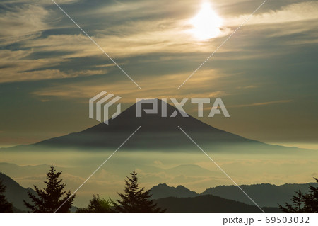 山伏岳から夜明けの富士山 山伏岳から夜明けの富士山 69503032