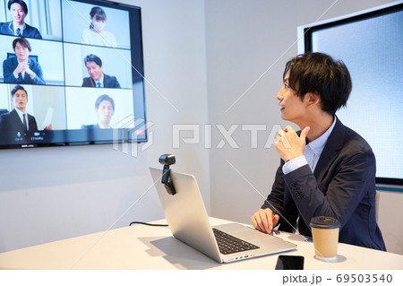 オンライン会議 ビデオ会議 テレビ会議 ウェブ会議 リモートワーク リモート テレワーク 社内会議の写真素材 69503540 Pixta