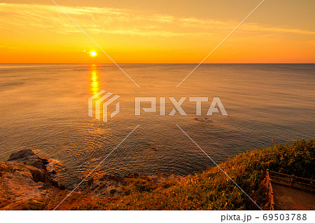 御野立公園の夕景（新潟県柏崎市） 69503788