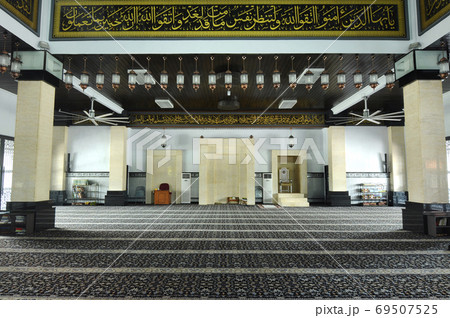 KELANTAN, MALAYSIA -MARCH 30, 2014: Bunut Payung Mosque. New mosque build with local architectural style with influenced of Islamic geometry and Islamic architectural element.   69507525