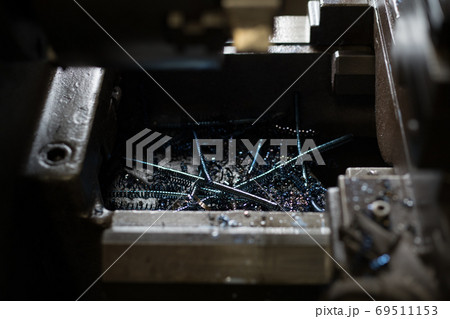 旋盤加工で出た切粉 69511153