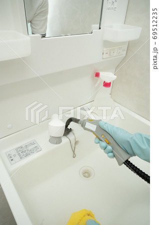スチームクリーナーで洗面台クリーニング 69512235