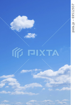 ブルー 快晴 雲 69512937