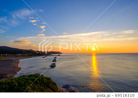 御野立公園の夕景（新潟県柏崎市） 69516310