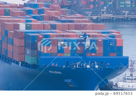 18 June 2007 a main port facilities in the Kwai Chung 18 June 2007 a main port facilities in the Kwai Chung 69517653