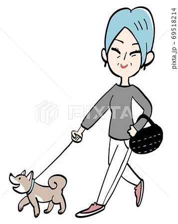 シニア女性の犬の散歩のイラスト素材