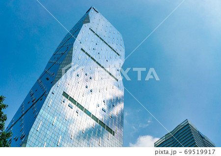 都会のビル 69519917