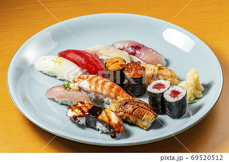 握り鮨の皿盛り 握り鮨の皿盛り 69520512